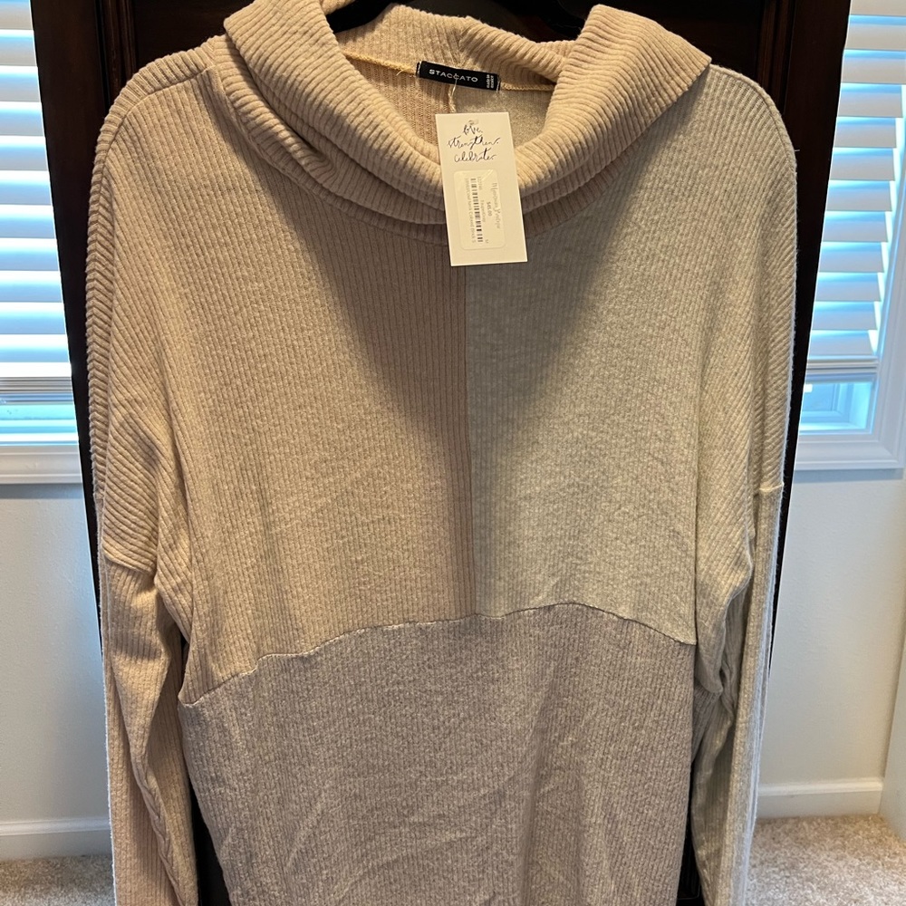 NWT Staccato top!  Size medium.